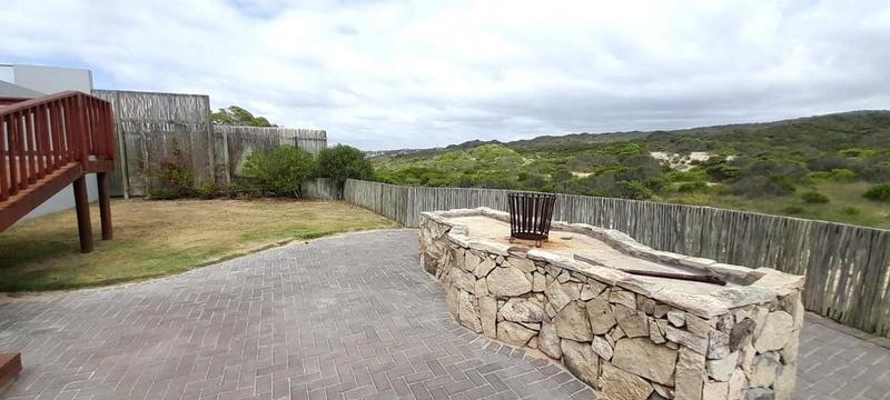 4 Bedroom Property for Sale in Stilbaai East Western Cape